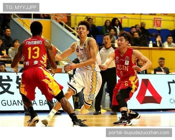 评论:季后赛球队风格多元化,传统巨人篮球与外线小球打法并存 评论:季后赛球队风格多元化,传统巨人篮球与外线小球打法并存